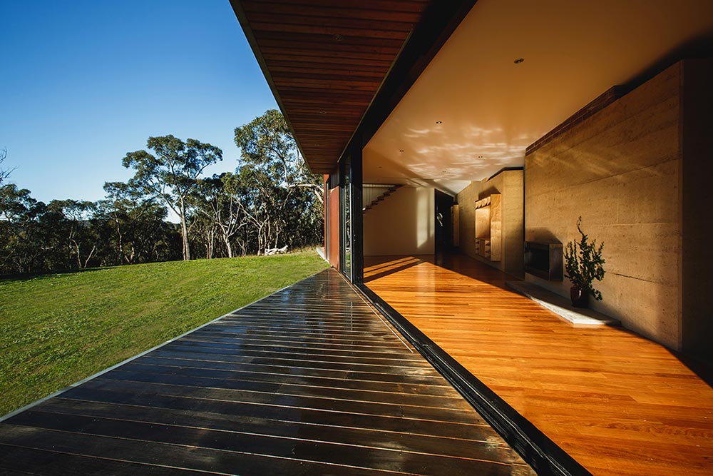 To see more rammed earth images, click here to go to our Galleries page.